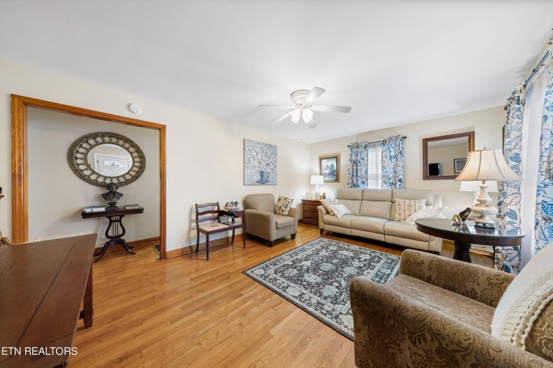 712 Chilhowee St, Harriman, TN 37748