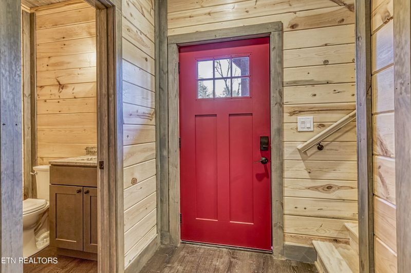 712 Golden Eagle Way, Pigeon Forge, TN 37863