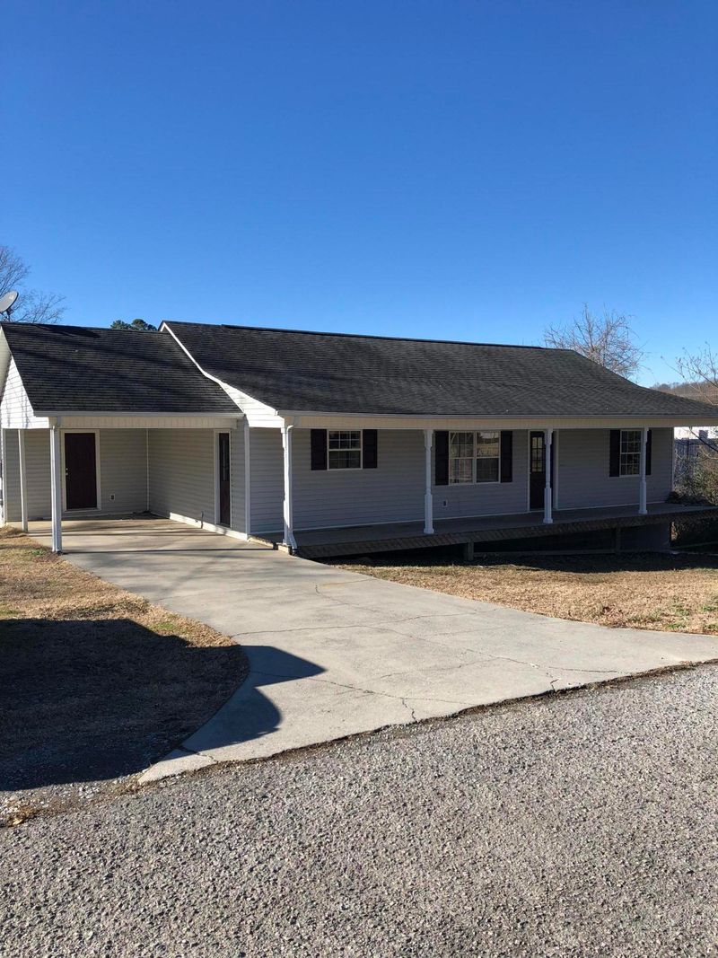 712 Harren Ct, Etowah, TN 37331
