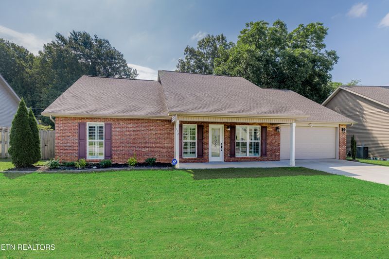 712 Hunter Crest Rd, Maryville, TN 37803