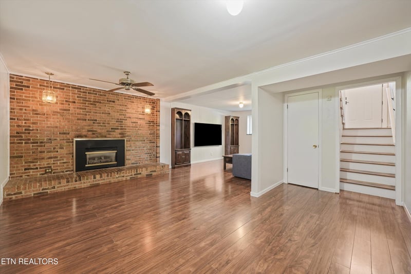 712 Owl Hollow Rd, Knoxville, TN 37923
