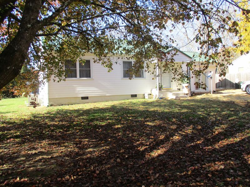 712 Paint Rock Ferry Rd, Kingston, TN 37763