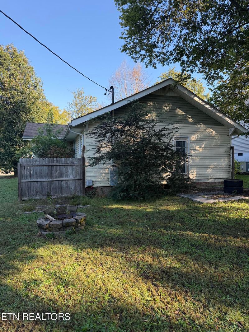 712 Radford Pl, Knoxville, TN 37917