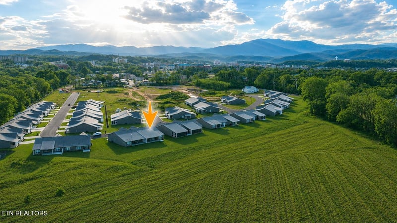 712 Snowflower Cir, Pigeon Forge, TN 37863