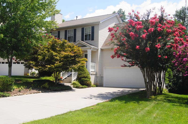 712 Station View Rd, Knoxville, TN 37919
