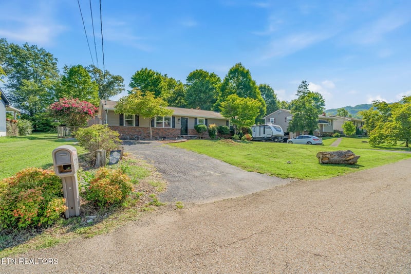 7120 Hurst Ln, Knoxville, TN 37918