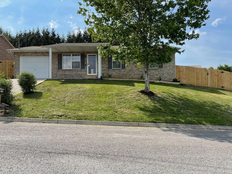 7121 Majors Landing Ln, Corryton, TN 37721