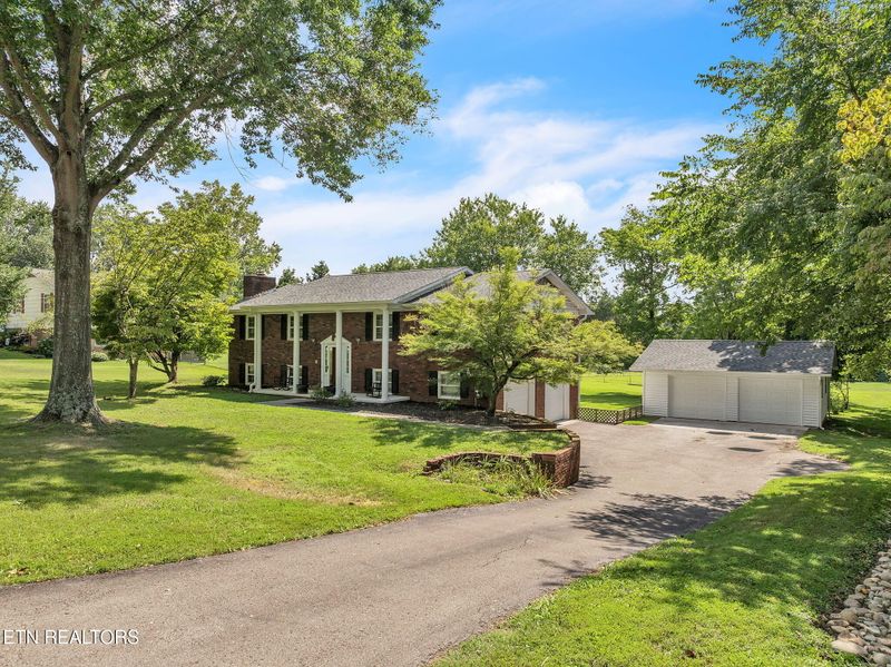 7121 Regency Rd, Knoxville, TN 37931