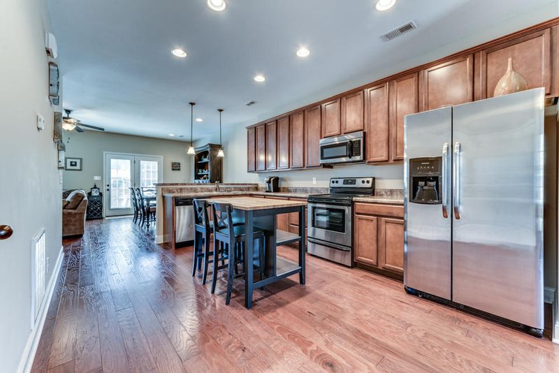 7127 Deer Springs Way, Powell, TN 37849