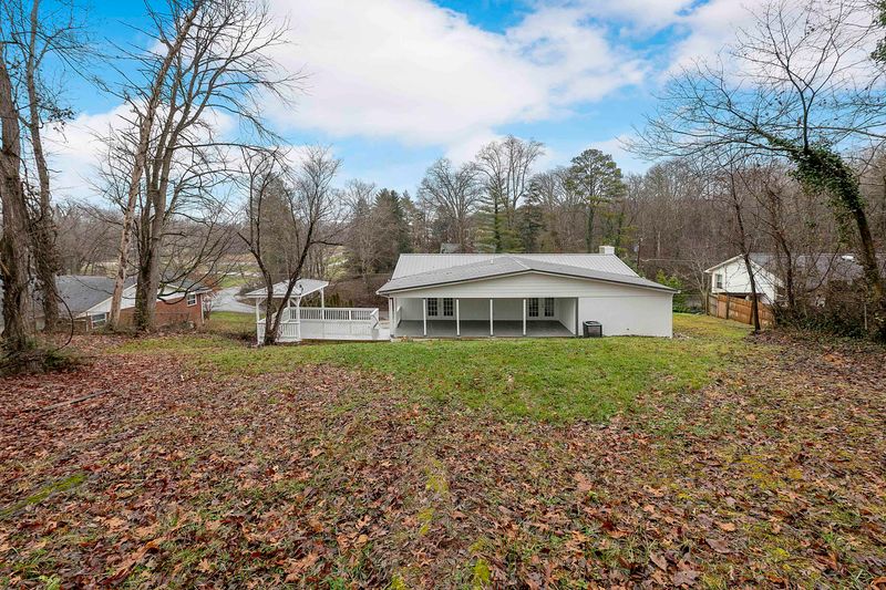 713 Brown Mountain Loop Rd, Knoxville, TN 37920