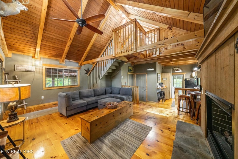 713 Hazy Cir, Gatlinburg, TN 37738