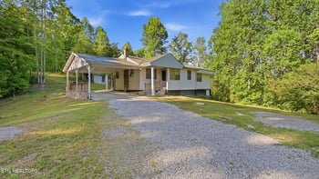 713 Shaddon Rd, Tellico Plains, TN 37385