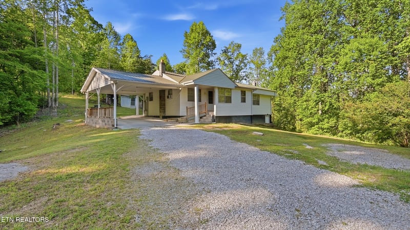 713 Shaddon Rd, Tellico Plains, TN 37385