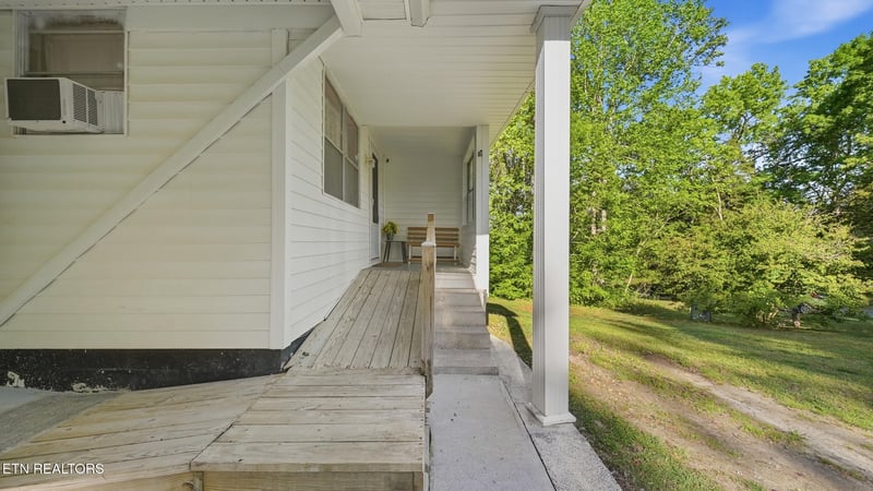713 Shaddon Rd, Tellico Plains, TN 37385