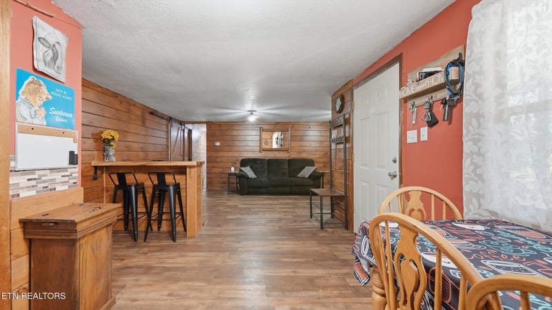 713 Shaddon Rd, Tellico Plains, TN 37385