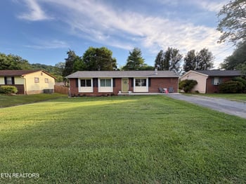 7133 Meadowbrook Cir, Knoxville, TN 37918