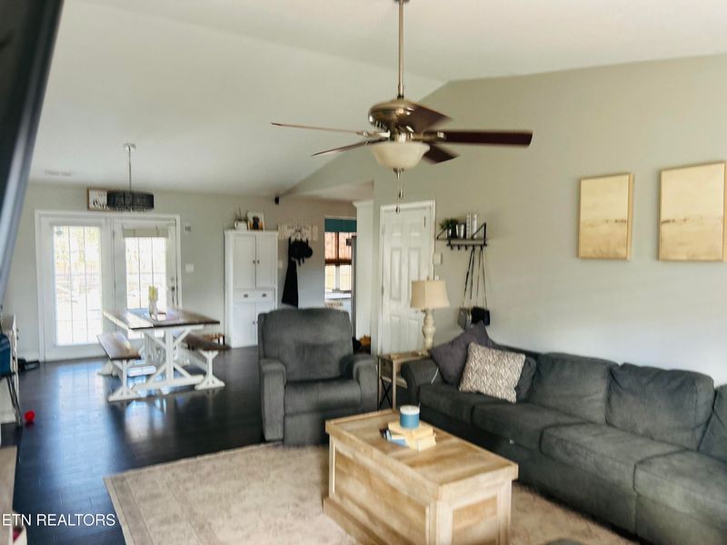7139 Majors Landing Ln, Corryton, TN 37721