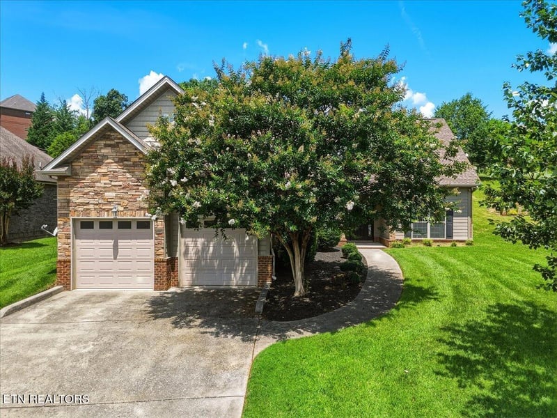 714 Kennesaw Ln, Lenoir City, TN 37771