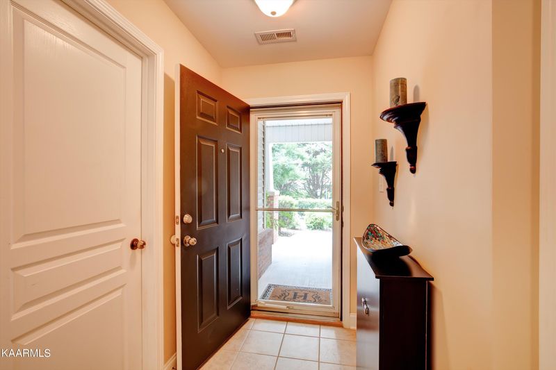 714 Loop Rd, Knoxville, TN 37934