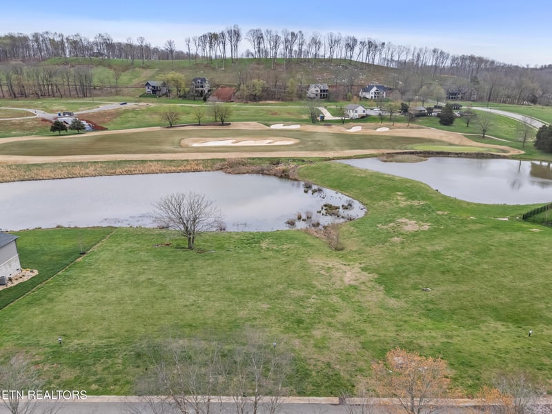 714 Old Barn Ln, Loudon, TN 37774