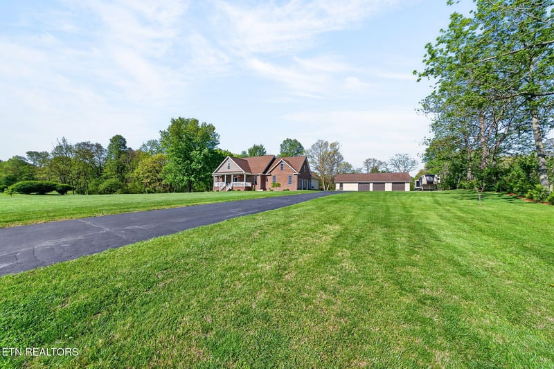 714 Pow Camp Rd, Crossville, TN 38572