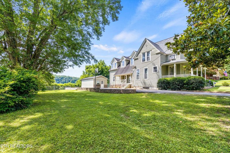 714 Sewanee St, Harriman, TN 37748