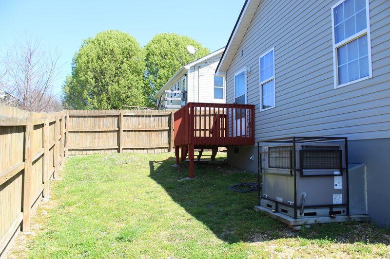 714 Sharp St, Clinton, TN 37716