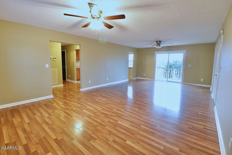 714 Topside Dr, Madisonville, TN 37354