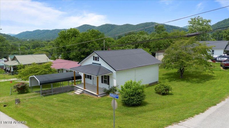 715 E Kentucky Ave, Lafollette, TN 37766