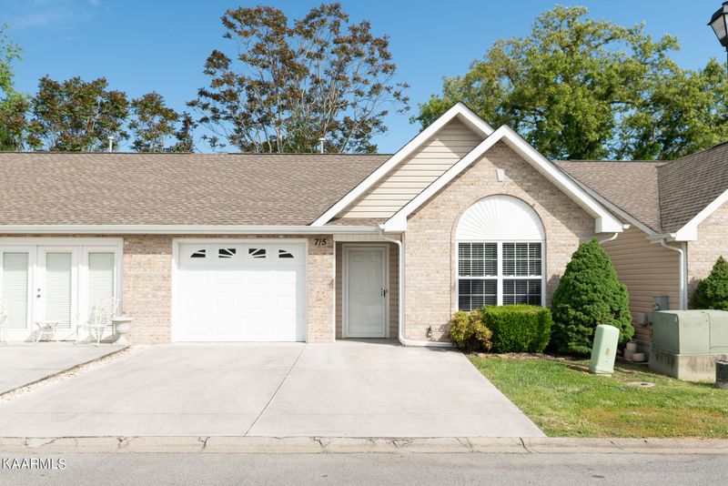 715 Graham Way, Knoxville, TN 37912