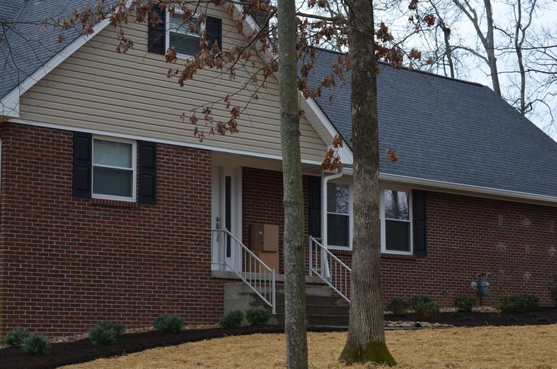 715 Hickory Ln, Maryville, TN 37801