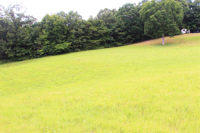 715 Hubbs Grove Rd, Maynardville, TN 37807