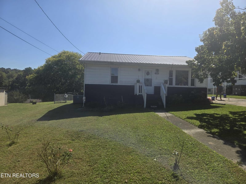 715 Lincoln Ave, Morristown, TN 37813