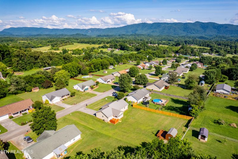 715 Meadow Rg, Walland, TN 37886