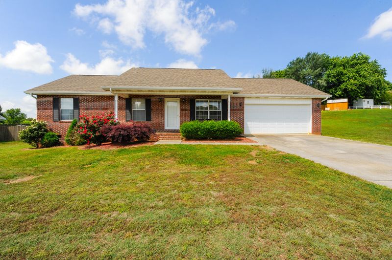 715 Meadow Ridge Rd, Walland, TN 37886