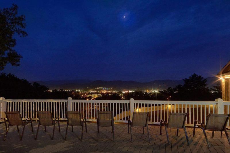 715 Oldham St, Pigeon Forge, TN 37863
