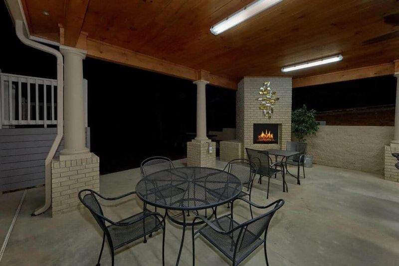 715 Oldham St, Pigeon Forge, TN 37863