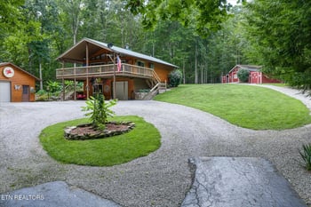 715 White Oak Rd, Monterey, TN 38574