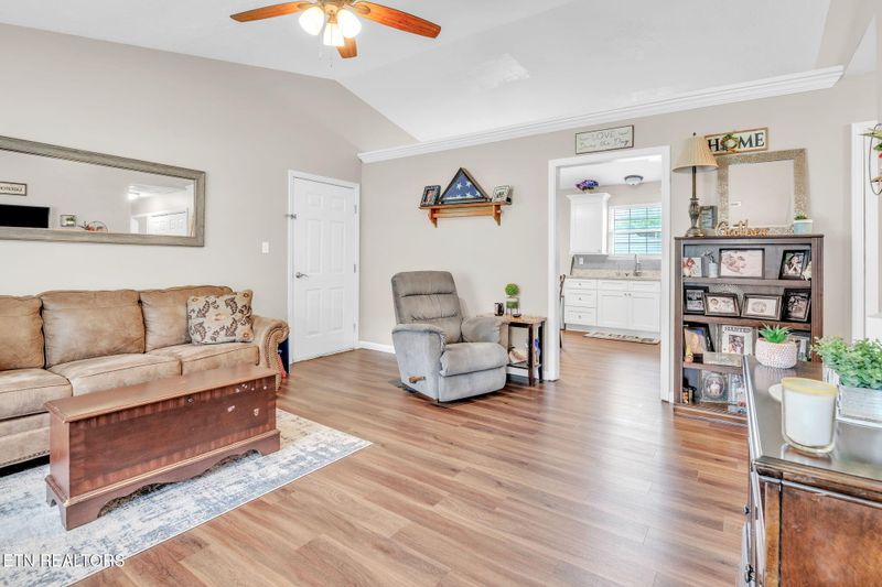7157 Alice Springs Ln, Corryton, TN 37721