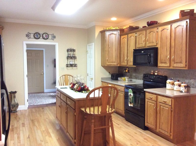 716 Bowman Bend Rd, Harriman, TN 37748