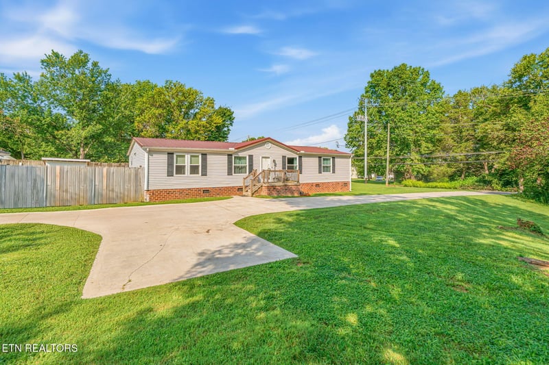 716 E Beaver Creek Dr, Knoxville, TN 37918