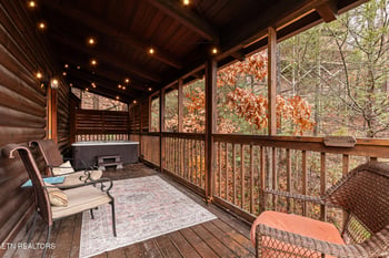 716 Golden Eagle Way, Pigeon Forge, TN 37863