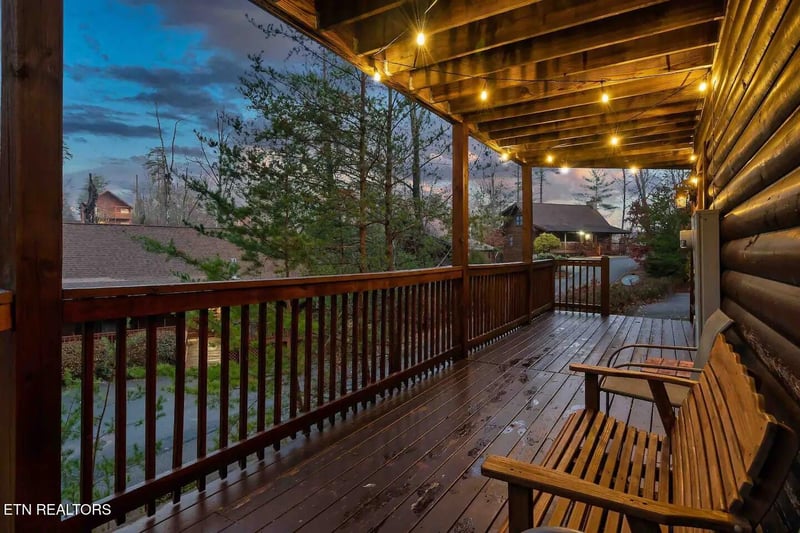 716 Golden Eagle Way, Pigeon Forge, TN 37863