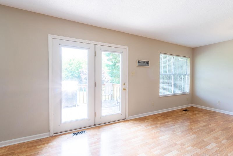 716 Meadow Ridge Rd, Walland, TN 37886