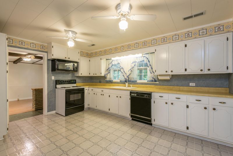 716 Paint Rock Ferry Rd, Kingston, TN 37763