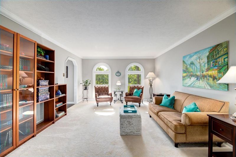 716 Summit Lake Ct, Knoxville, TN 37922