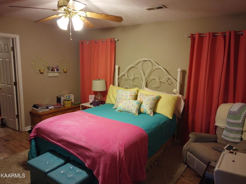 7166 Alice Springs Ln, Corryton, TN 37721