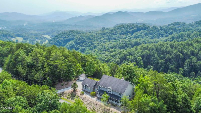 717 Bear Den Rd, Townsend, TN 37882