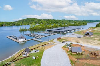 717 Black Cove Ln, Loudon, TN 37774