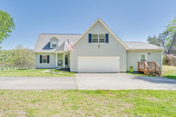 717 Bullrun Valley Dr, Heiskell, TN 37754